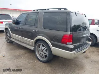 2005 Ford Expedition Eddie Bauer with VIN 1FMFU175X5LA96811, listed as a IAAI auction lot 41942136 with 250,112 mi miles. Bid and sale history available at carsss.com. Image 3.