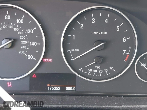 2014 BMW 3 Series 328i with VIN WBA3C1C56EK113011, listed as a IAAI auction lot 41637055 with 175,352 mi miles. Bid and sale history available at carsss.com. Image 15.