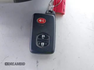 2011 Toyota Prius I z VIN JTDKN3DU9B1424881, wystawiony jako IAAI lot #42462141 z przebiegiem 184 611 mil mil oraz . Historia ofert i sprzedaży dostępna na DreamBid. Obrazek 11.