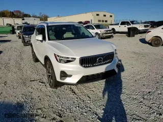 2023 Volvo XC40 Plus Bright Theme with VIN YV4L12UE1P2051871, listed as a Copart auction lot 81667774 with 13,730 mi miles and Salvage Title. Bid and sale history available at carsss.com. Image 12.