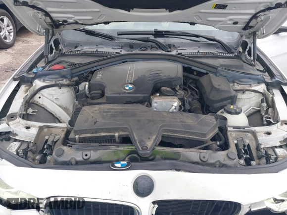 2018 BMW 3 Series 320i z VIN WBA8E1G53JNU90270, wystawiony jako IAAI lot #42183837 z przebiegiem 90 106 mil mil oraz . Historia ofert i sprzedaży dostępna na DreamBid. Obrazek 10.