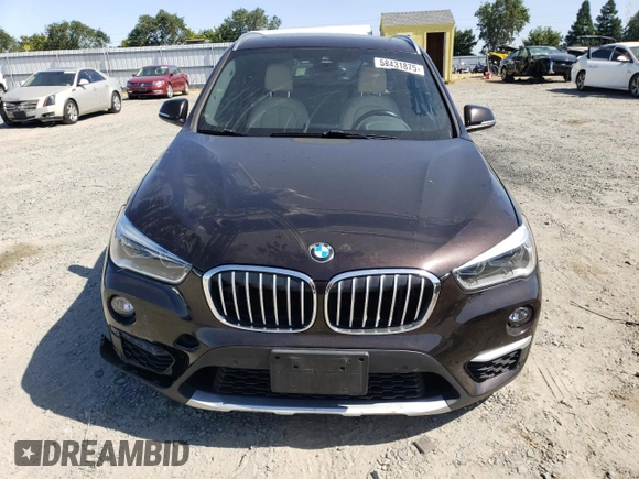 2017 BMW X1 xDrive28i z VIN WBXHT3C32H5F73536, wystawiony jako Copart lot #58431875 z przebiegiem 108 549 mil mil oraz Szkoda całkowita • Salvage title. Historia ofert i sprzedaży dostępna na DreamBid. Obrazek 5.