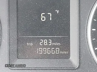 2010 Volkswagen Jetta Limited Edition with VIN 3VWRZ7AJ0AM105047, listed as a IAAI auction lot 42462140 with 199,668 mi miles and . Bid and sale history available at DreamBid. Image 15.