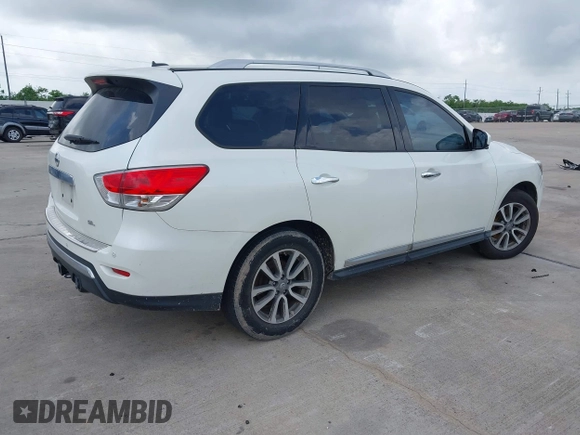 2016 Nissan Pathfinder Platinum with VIN 5N1AR2MN2GC655552, listed as a IAAI auction lot 42052079 with 232,908 mi miles. Bid and sale history available at carsss.com. Image 4.
