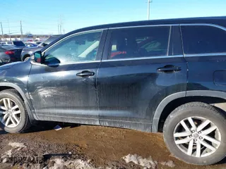 2016 Toyota Highlander LE with VIN 5TDBKRFH2GS236080, listed as a IAAI auction lot 41398580 with 309,094 mi miles. Bid and sale history available at carsss.com. Image 14.