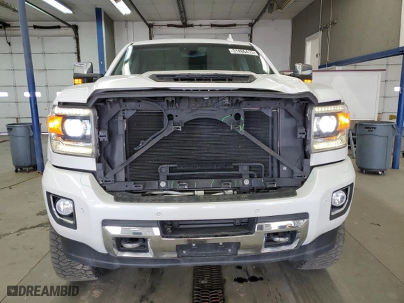 2019 GMC Sierra 2500HD Denali with VIN 1GT12SEY6KF278717, listed as a Copart auction lot 51486415 with 46,328 mi miles and Salvage Title. Bid and sale history available at carsss.com. Image 5.