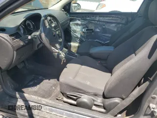 2009 Pontiac G5 GT z VIN 1G2AT18H697270368, wystawiony jako Copart lot #54852025 z przebiegiem 152 145 mil mil oraz Szkoda całkowita • Salvage title. Historia ofert i sprzedaży dostępna na DreamBid. Obrazek 7.