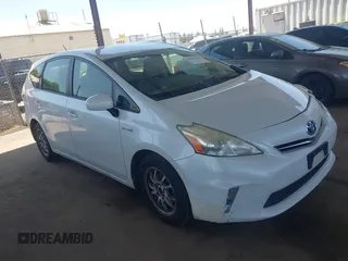 2014 Toyota Prius Two z VIN JTDZN3EU8E3356711, wystawiony jako IAAI lot #42421684 z przebiegiem 228 729 mil mil oraz . Historia ofert i sprzedaży dostępna na DreamBid. Obrazek 1.