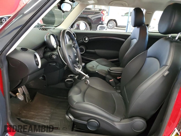 2011 MINI Hardtop S с VIN WMWSV3C59BTY20708, выставлен на аукционе Copart как лот 65652325 с пробегом 88 382 миль миль и Чистый • Clean title. История ставок и продаж доступна на DreamBid. Изображение 7.