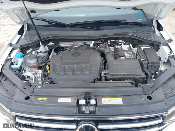 2024 Volkswagen Tiguan Wolfsburg Edition with VIN 3VV5B7AX1RM232736, listed as a IAAI auction lot 41913474 with 9,160 mi miles. Bid and sale history available at carsss.com. Image 10.