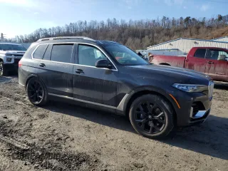 2021 BMW X7 xDrive40i z VIN 5UXCW2C06M9G15321, wystawiony jako Copart lot #46824665 z przebiegiem Nie podano mil oraz Szkoda całkowita • Salvage title. Historia ofert i sprzedaży dostępna na DreamBid. Obrazek 4.