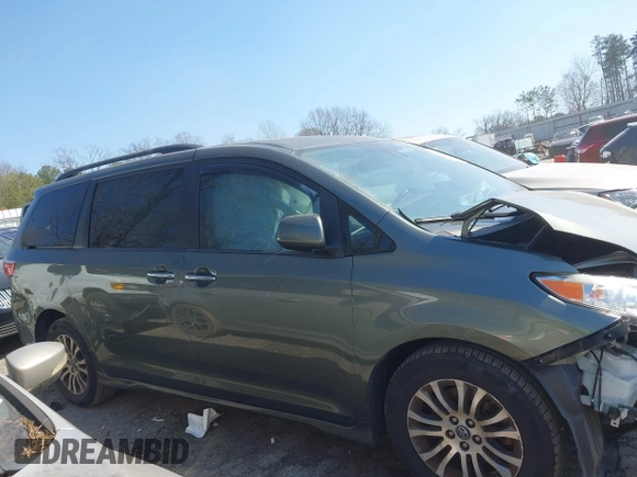 2018 Toyota Sienna XLE Auto Access Seat with VIN 5TDYZ3DC6JS931549, listed as a IAAI auction lot 41792676 with 115,673 mi miles. Bid and sale history available at carsss.com. Image 13.