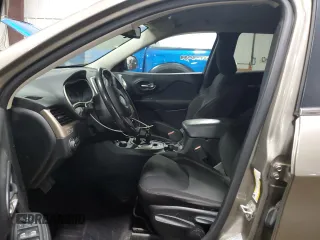 2017 Jeep Cherokee 75th Anniversary Edition с VIN 1C4PJMCB8HW521492, выставлен на аукционе Copart как лот 61080675 с пробегом 109 661 миль миль и Списание • Salvage title. История ставок и продаж доступна на DreamBid. Изображение 7.
