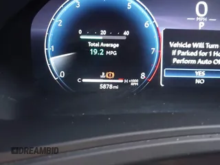 2024 Toyota Highlander XLE z VIN 5TDAAAB50RS068275, wystawiony jako IAAI lot #42437588 z przebiegiem 5 878 mil mil oraz . Historia ofert i sprzedaży dostępna na DreamBid. Obrazek 15.