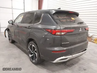 2024 Mitsubishi Outlander SE with VIN JA4J4VA84RZ063065, listed as a IAAI auction lot 41707364 with 1 mi miles. Bid and sale history available at carsss.com. Image 3.