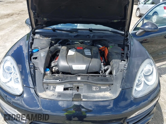 2011 Porsche Cayenne S Hybrid with VIN WP1AE2A20BLA92714, listed as a IAAI auction lot 42255019 with 101,274 mi miles and . Bid and sale history available at DreamBid. Image 10.