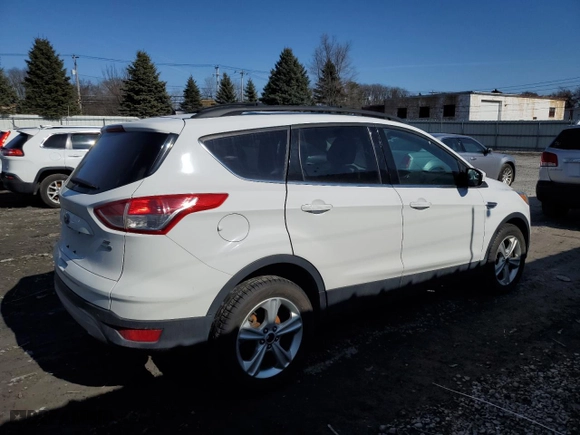 2016 Ford Escape SE with VIN 1FMCU9GX4GUC16683, listed as a Copart auction lot 48648385 with 180,883 mi miles and Clean Title. Bid and sale history available at carsss.com. Image 3.