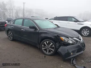 2016 Nissan Altima 2.5 SL with VIN 1N4AL3AP8GC209767, listed as a IAAI auction lot 38190423 with 95,899 mi miles. Bid and sale history available at carsss.com. Image 1.