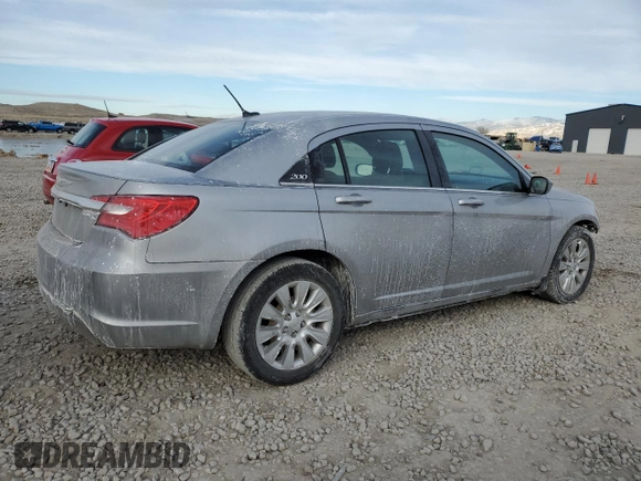 2014 Chrysler 200 LX z VIN 1C3CCBABXEN125294, wystawiony jako Copart lot #42043745 z przebiegiem 159 032 mil mil oraz Szkoda całkowita • Salvage title. Historia ofert i sprzedaży dostępna na DreamBid. Obrazek 3.