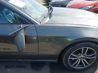 2010 Ford Mustang V6 с VIN 1ZVBP8EN7A5158408, выставлен на аукционе IAAI как лот 41601740 с пробегом 155 641 миль миль и . История ставок и продаж доступна на DreamBid. Изображение 6.