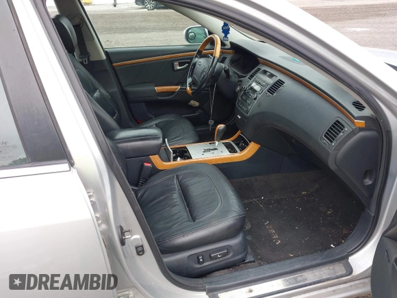 2007 Hyundai Azera SE with VIN KMHFC46FX7A182410, listed as a IAAI auction lot 42150993 with 146,627 mi miles and . Bid and sale history available at DreamBid. Image 5.