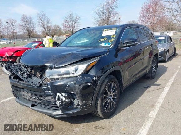 2018 Toyota Highlander SE z VIN 5TDJZRFH9JS551134, wystawiony jako IAAI lot #41904789 z przebiegiem 176 321 mil mil oraz . Historia ofert i sprzedaży dostępna na DreamBid. Obrazek 2.