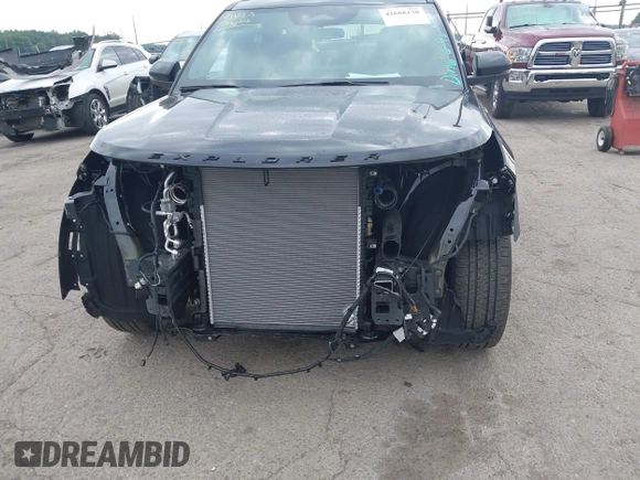 2025 Ford Explorer ST-Line with VIN 1FMUK8KH0SGB82737, listed as a IAAI auction lot 42688178 with 1,333 mi miles and . Bid and sale history available at DreamBid. Image 6.