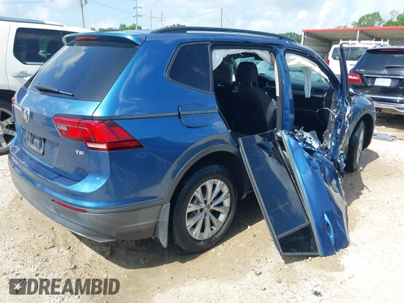 2018 Volkswagen Tiguan S с VIN 3VV1B7AX0JM028674, выставлен на аукционе IAAI как лот 42558427 с пробегом 104 562 миль миль и . История ставок и продаж доступна на DreamBid. Изображение 4.