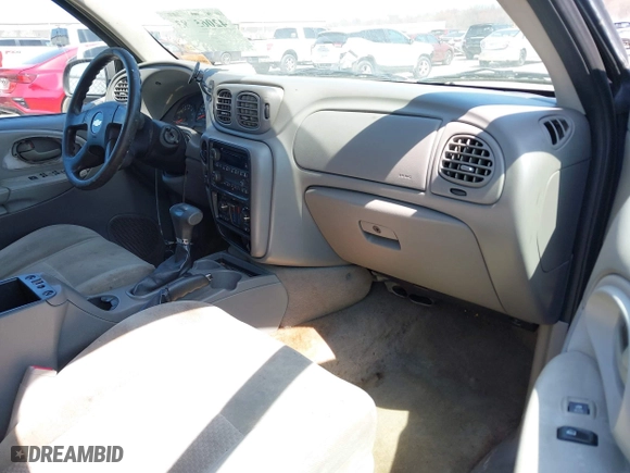 2008 Chevrolet TrailBlazer Fleet w/2FL with VIN 1GNDT13S082194080, listed as a IAAI auction lot 42065283 with 179,636 mi miles. Bid and sale history available at carsss.com. Image 5.