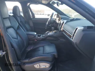 2013 Porsche Cayenne Diesel с VIN WP1AF2A2XDLA21133, выставлен на аукционе Copart как лот 46412045 с пробегом 138 047 миль миль и Списание • Salvage title. История ставок и продаж доступна на DreamBid. Изображение 7.