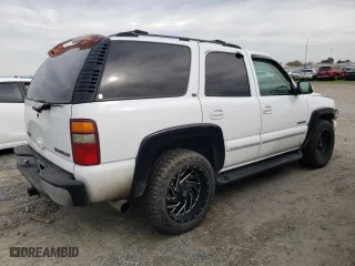 2001 Chevrolet Tahoe LT with VIN 1GNEK13T61J285818, listed as a Copart auction lot 48903455 with 131,901 mi miles and Salvage Title. Bid and sale history available at carsss.com. Image 3.