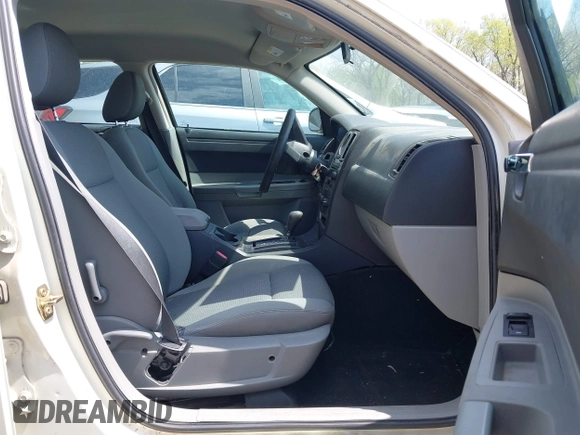 2006 Chrysler 300 with VIN 2C3LA43R16H250237, listed as a IAAI auction lot 42002745 with 157,911 mi miles. Bid and sale history available at carsss.com. Image 5.