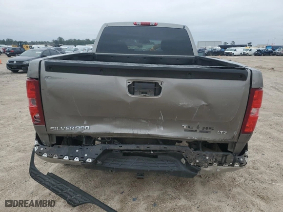 2009 Chevrolet Silverado 1500 LTZ with VIN 1GCEK39J09Z266429, listed as a Copart auction lot 45602525 with 163,931 mi miles and Salvage Title. Bid and sale history available at carsss.com. Image 6.