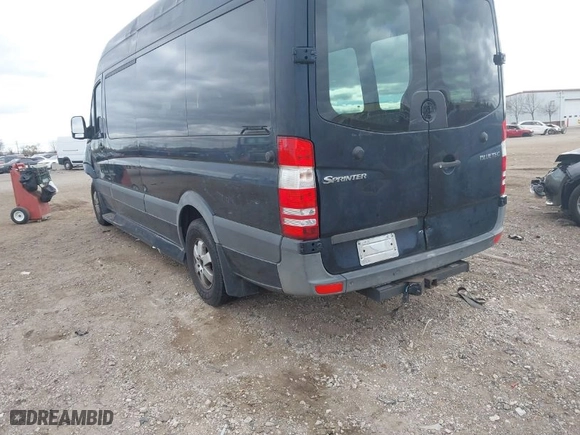 2013 Mercedes-Benz Sprinter Passenger Vans with VIN WDZPE8CC9D5766631, listed as a IAAI auction lot 40536473 with 282,935 mi miles. Bid and sale history available at carsss.com. Image 3.