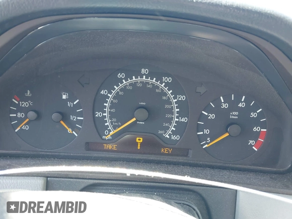 1999 Mercedes-Benz E-Class with VIN WDBJF82H4XX025925, listed as a IAAI auction lot 41839398 with 238,583 mi miles. Bid and sale history available at carsss.com. Image 7.