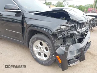 2021 Jeep Grand Cherokee Limited with VIN 1C4RJKBG5M8125173, listed as a IAAI auction lot 42457321 with 35,751 mi miles and . Bid and sale history available at DreamBid. Image 18.