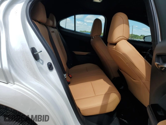 2024 Lexus UX 250h Premium z VIN JTHP9JBH4R2071151, wystawiony jako Copart lot #59289934 z przebiegiem 3 861 mil mil oraz Szkoda całkowita • Salvage title. Historia ofert i sprzedaży dostępna na DreamBid. Obrazek 10.