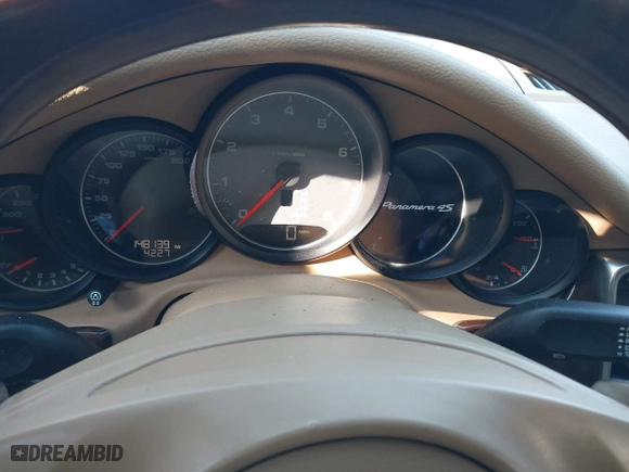 2010 Porsche Panamera S with VIN WP0AB2A70AL061547, listed as a IAAI auction lot 40972962 with 148,139 mi miles. Bid and sale history available at carsss.com. Image 6.