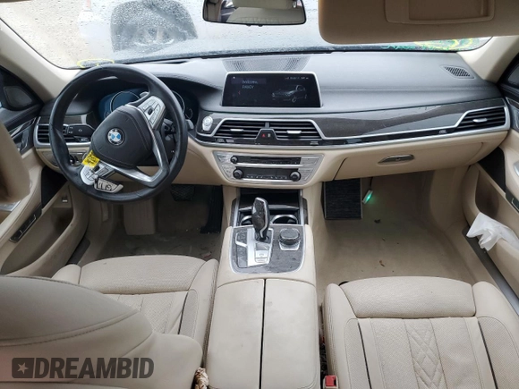 2018 BMW 7 Series 740i xDrive with VIN WBA7E4C51JGV23905, listed as a Copart auction lot 46949643 with 33,842 mi miles. Bid and sale history available at carsss.com. Image 8.