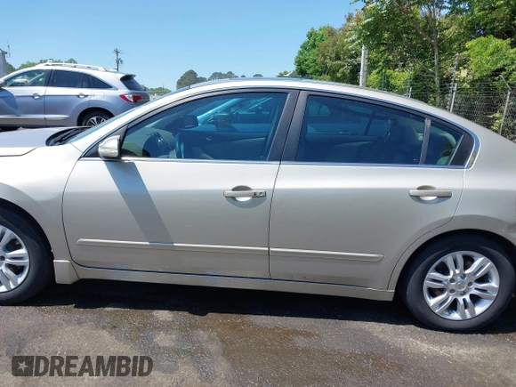 2010 Nissan Altima SL z VIN 1N4AL2AP8AN480138, wystawiony jako IAAI lot #42117251 z przebiegiem 243 314 mil mil oraz . Historia ofert i sprzedaży dostępna na DreamBid. Obrazek 14.