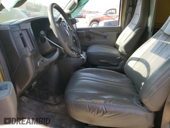 2020 GMC Savana Cargo z VIN 1GTW7AFG6L1252138, wystawiony jako Copart lot #48175425 z przebiegiem 174 950 mil mil oraz Szkoda całkowita • Salvage title. Historia ofert i sprzedaży dostępna na DreamBid. Obrazek 7.