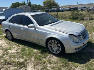 2007 Mercedes-Benz E 350 z VIN WDBUF56XX7B076632, wystawiony jako Copart lot #49129475 z przebiegiem 130 410 mil mil oraz Szkoda całkowita • Salvage title. Historia ofert i sprzedaży dostępna na DreamBid. Obrazek 1.