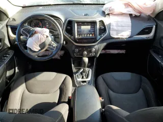2017 Jeep Cherokee Latitude z VIN 1C4PJLCB7HW559306, wystawiony jako Copart lot #62612385 z przebiegiem 137 760 mil mil oraz Szkoda całkowita • Salvage title. Historia ofert i sprzedaży dostępna na DreamBid. Obrazek 8.