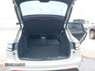 2022 Porsche Macan Turbo z VIN WP1AF2A53NLB31162, wystawiony jako IAAI lot #41902026 z przebiegiem 24 714 mil mil oraz . Historia ofert i sprzedaży dostępna na DreamBid. Obrazek 18.