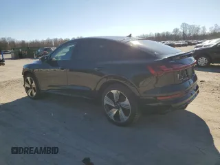 2021 Audi e-tron Sportback Prestige z VIN WA13ABGE8MB020413, wystawiony jako Copart lot #48903724 z przebiegiem 29 440 mil mil oraz . Historia ofert i sprzedaży dostępna na DreamBid. Obrazek 2.