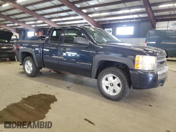 2008 Chevrolet Silverado 1500 LTZ with VIN 1GCEK19088Z220504, listed as a Copart auction lot 42056945 with 196,584 mi miles and Clean Title. Bid and sale history available at carsss.com. Image 4.