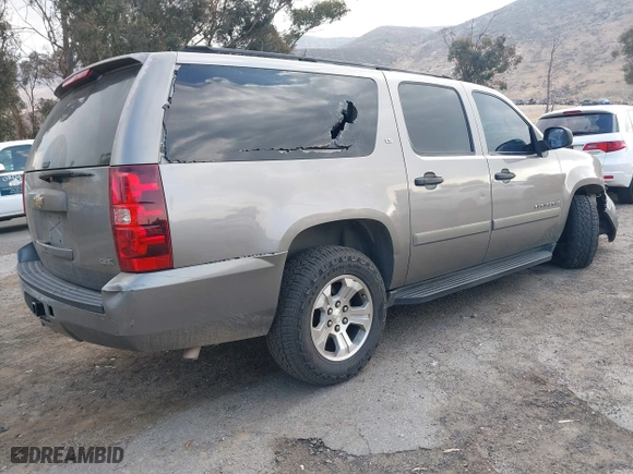 2007 Chevrolet Suburban LT with VIN 3GNFC16007G191138, listed as a IAAI auction lot 41425886 with 150,250 mi miles. Bid and sale history available at carsss.com. Image 4.