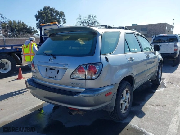 2001 Lexus RX 300 with VIN JTJHF10U210226081, listed as a IAAI auction lot 41756377 with 202,257 mi miles. Bid and sale history available at carsss.com. Image 4.