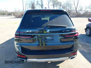 2023 BMW X7 xDrive40i z VIN 5UX23EM04P9P86560, wystawiony jako IAAI lot #41284910 z przebiegiem 13 661 mil mil oraz . Historia ofert i sprzedaży dostępna na DreamBid. Obrazek 16.