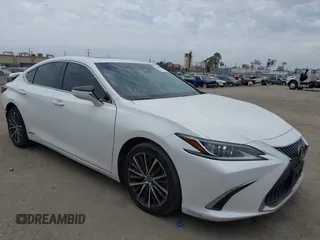 2019 Lexus ES 300h with VIN 58AB21B18KU003565, listed as a IAAI auction lot 42421451 with 241,966 mi miles and . Bid and sale history available at DreamBid. Image 1.